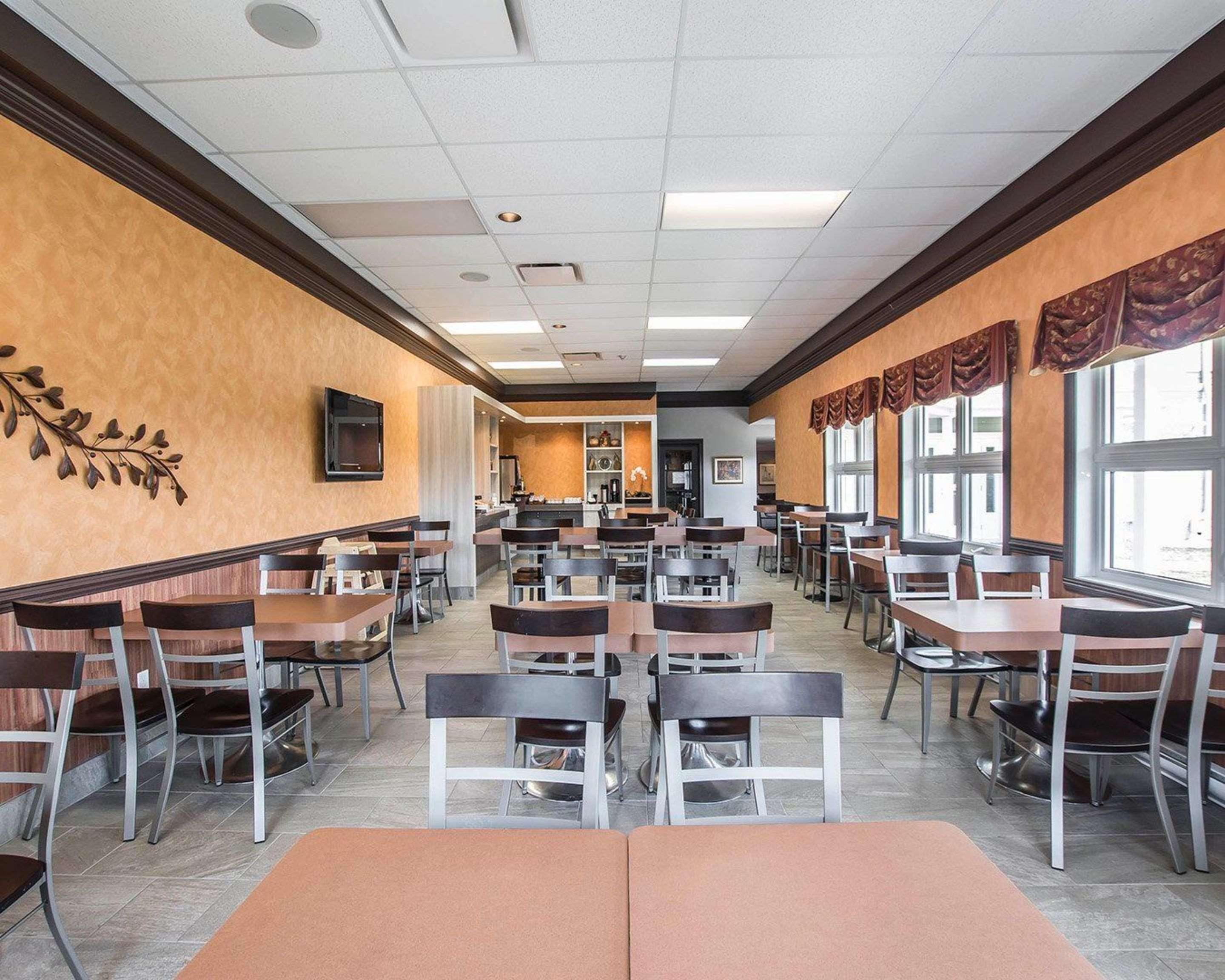 Econo Lodge Inn & Suites Montmagny Kültér fotó
