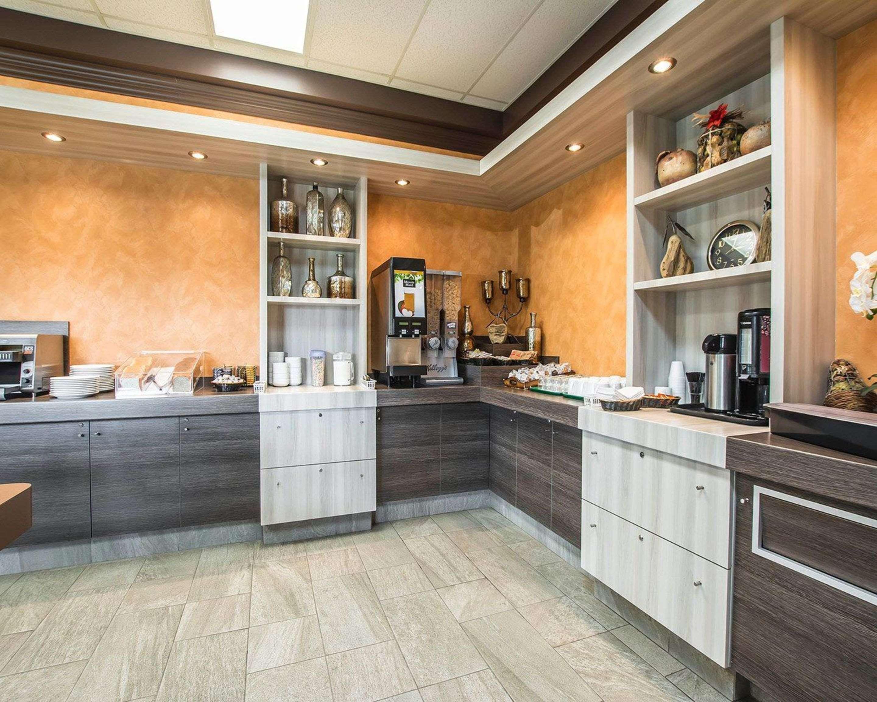 Econo Lodge Inn & Suites Montmagny Kültér fotó