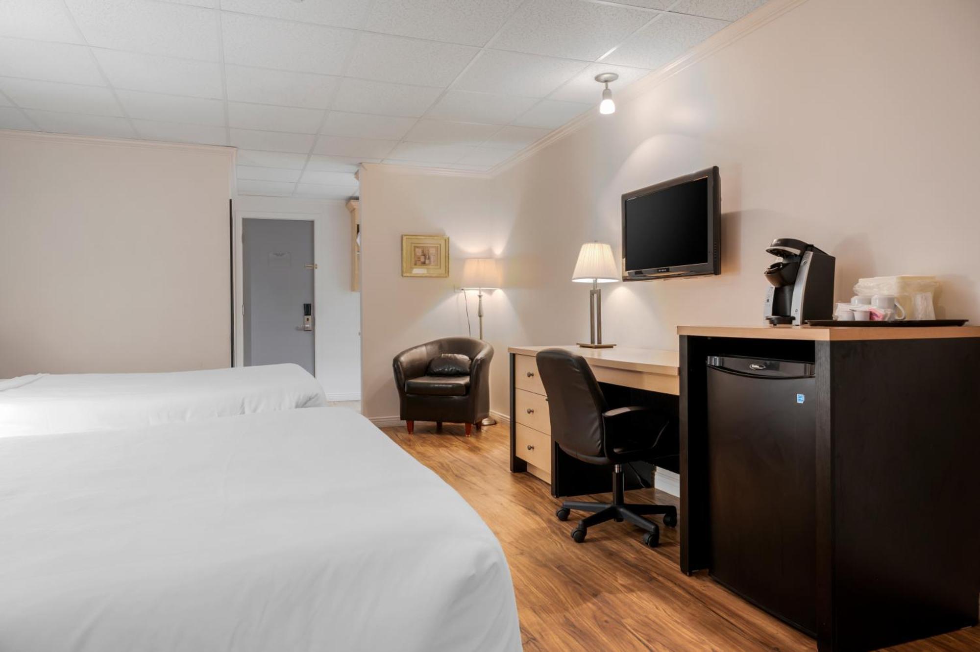 Econo Lodge Inn & Suites Montmagny Kültér fotó