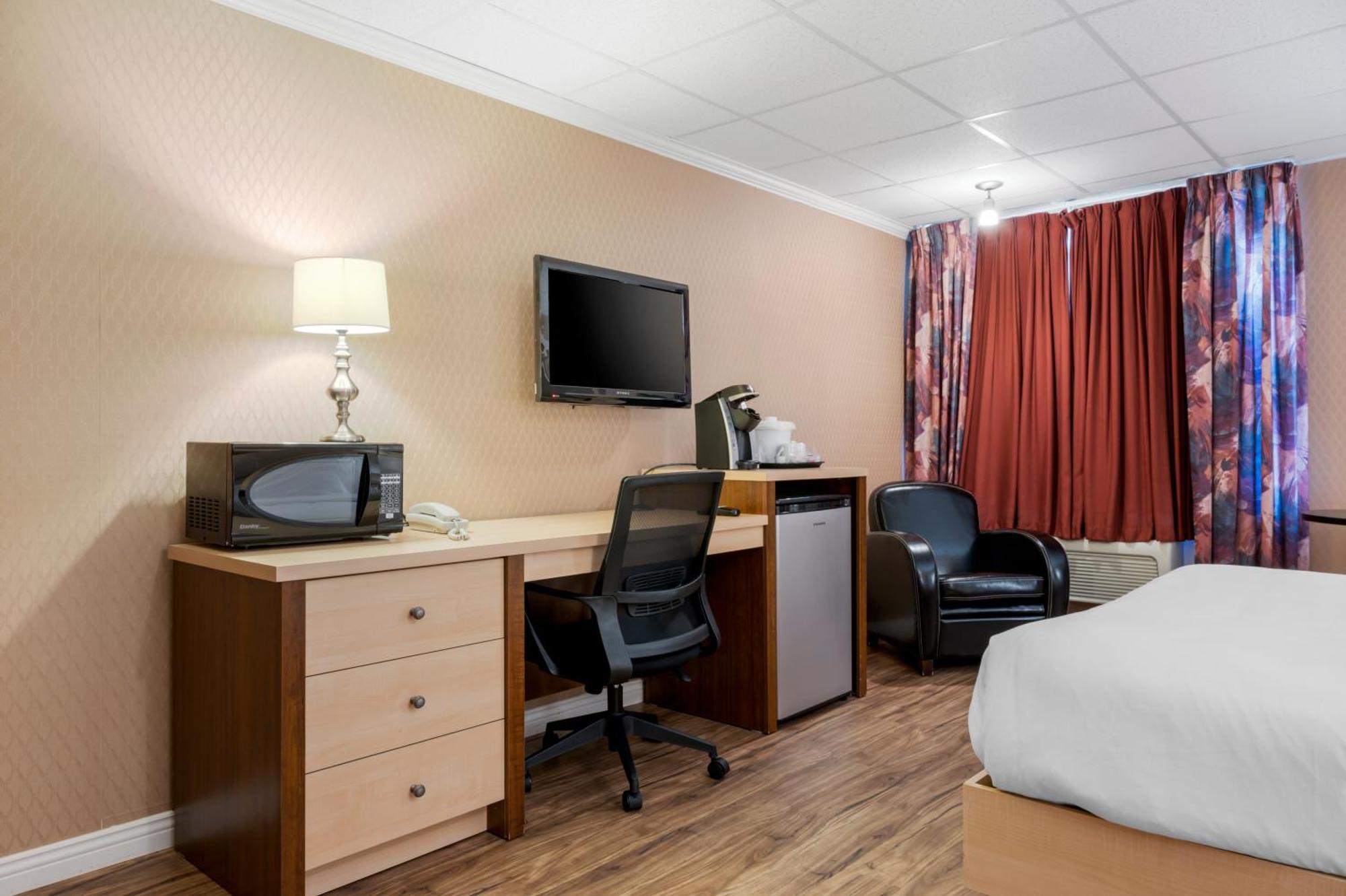 Econo Lodge Inn & Suites Montmagny Kültér fotó