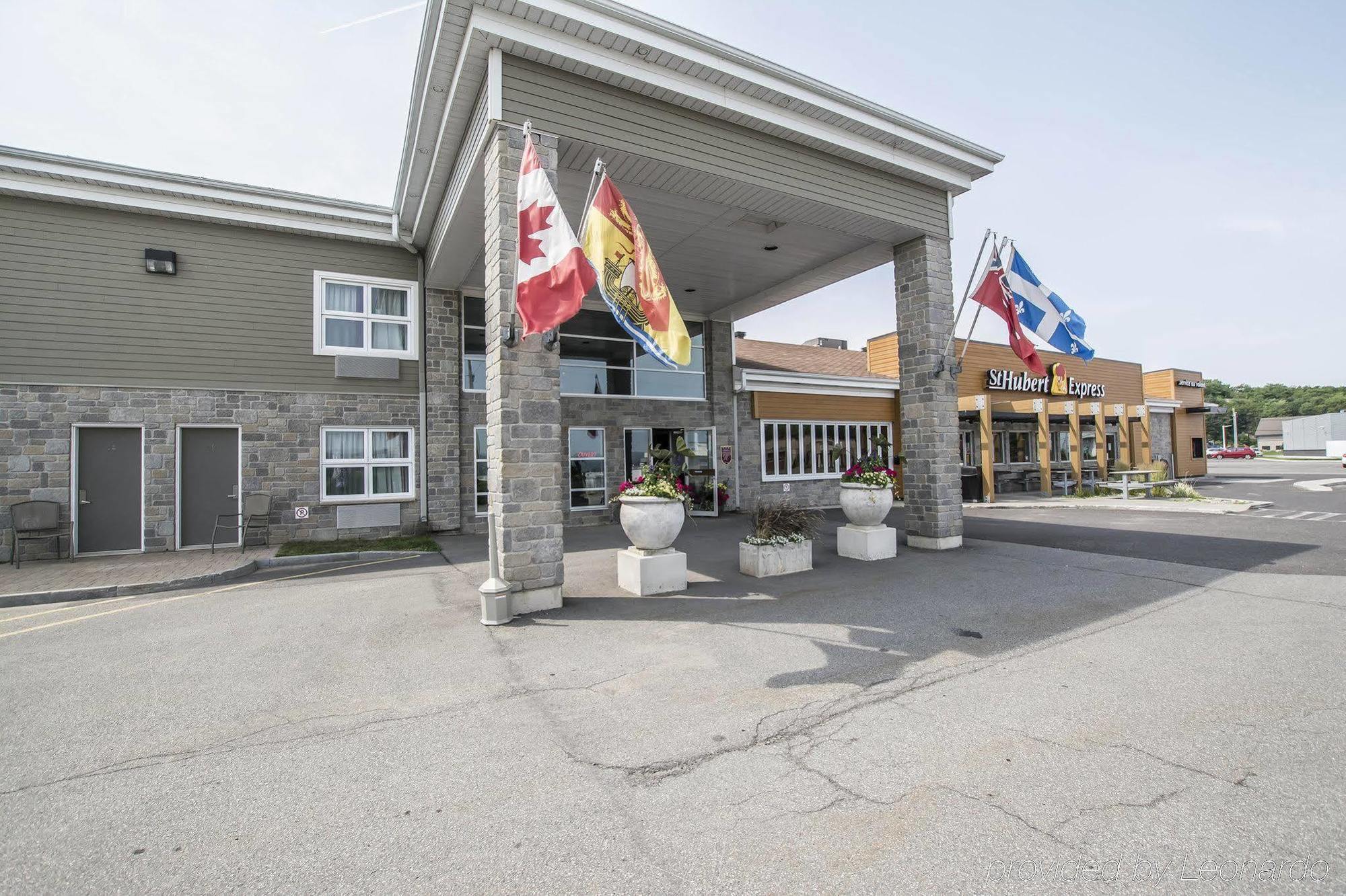 Econo Lodge Inn & Suites Montmagny Kültér fotó