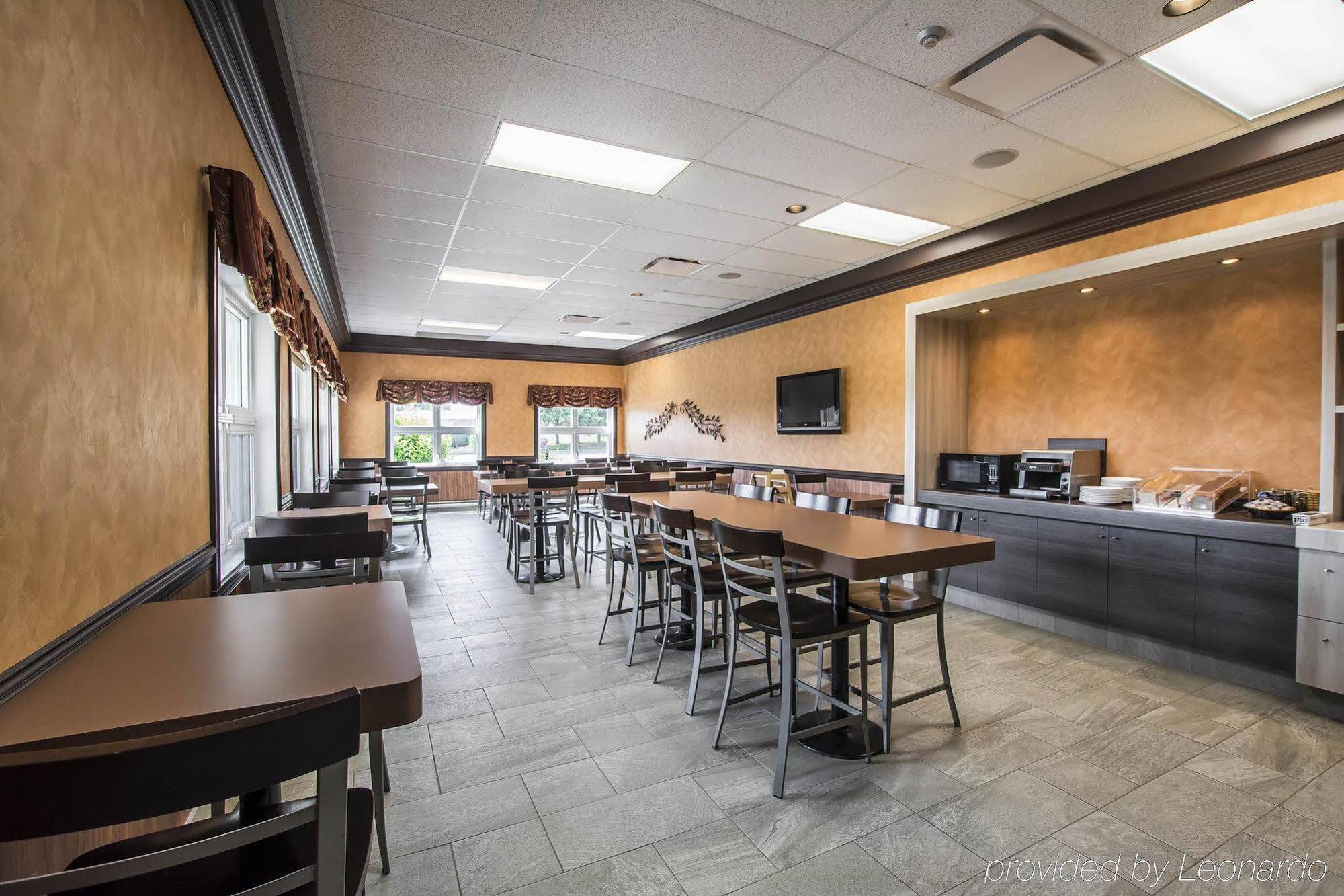 Econo Lodge Inn & Suites Montmagny Kültér fotó