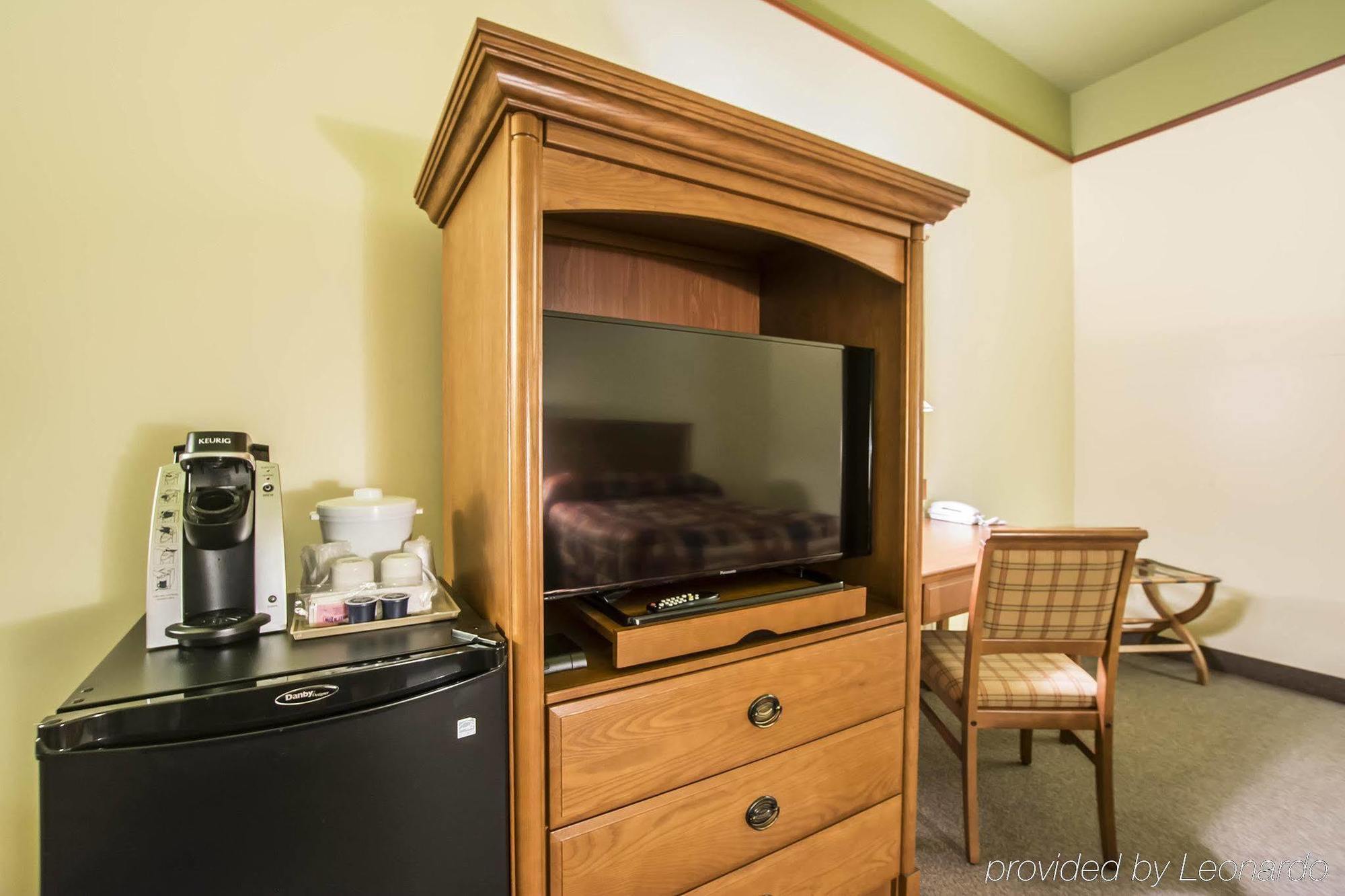 Econo Lodge Inn & Suites Montmagny Kültér fotó
