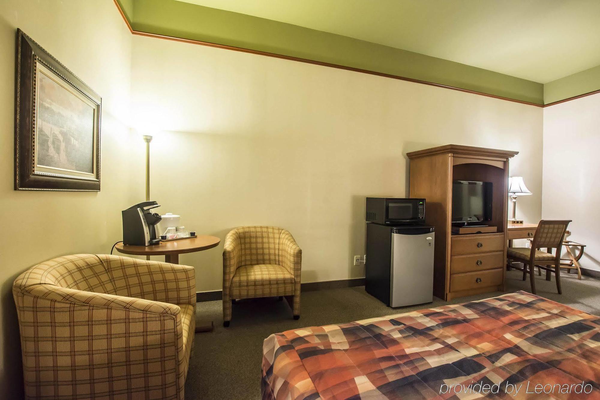 Econo Lodge Inn & Suites Montmagny Kültér fotó