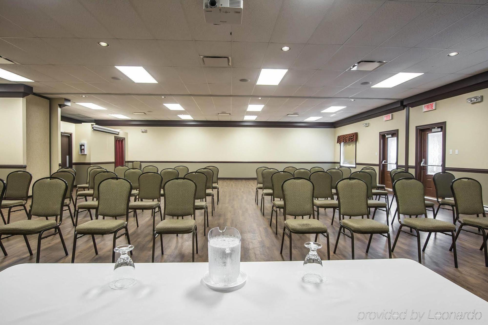 Econo Lodge Inn & Suites Montmagny Kültér fotó