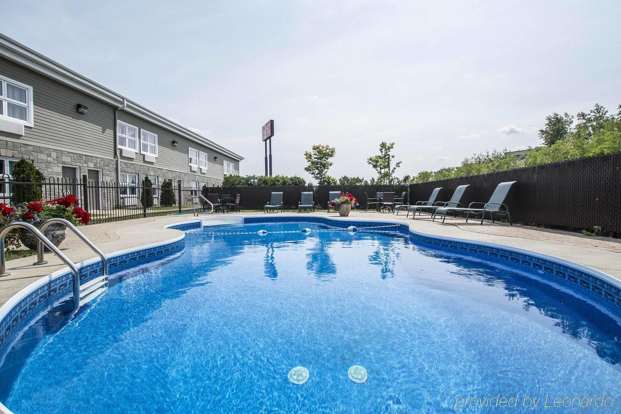 Econo Lodge Inn & Suites Montmagny Kültér fotó